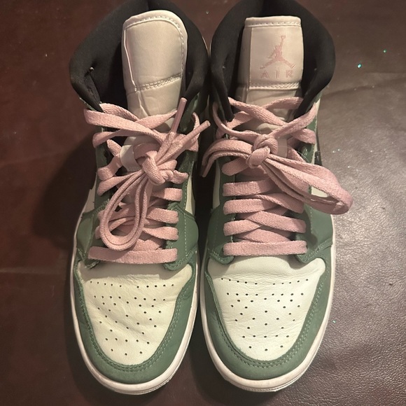 Nike Jordan - Picture 2 of 8